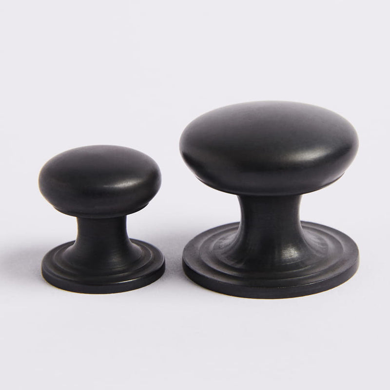 Kew Knob Small Scorched Black