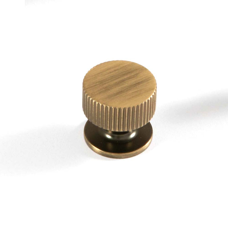 Momo Ambrose Round Knob 32mm Antique Bronze Matt