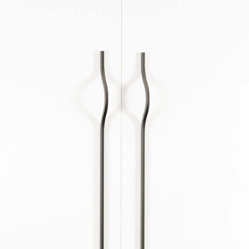 Momo Brave Bow Handle Off-Centred 992mm Metallic Grey