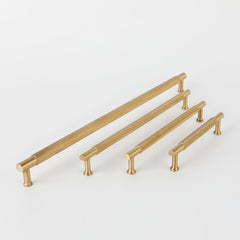 New Yorker Handle 256MM Burnished Brass